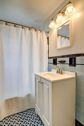 317 Elmwood Ave, Quincy, MA 02170