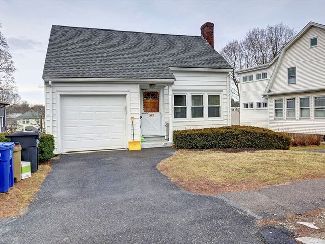 317 Elmwood Ave, Quincy, MA 02170