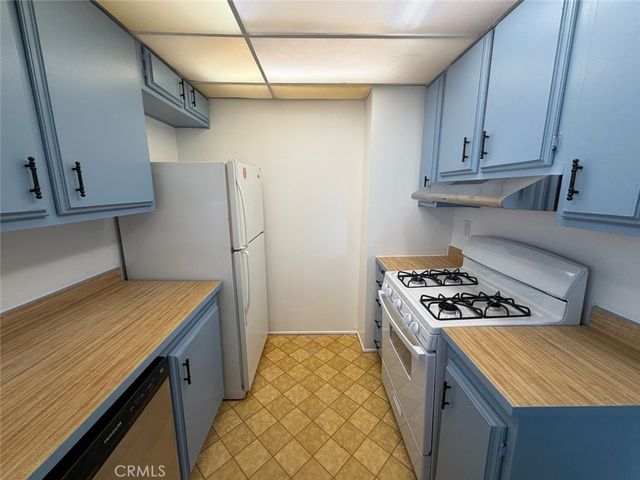 7802 SPEER Avenue C, Huntington Beach, CA 92647