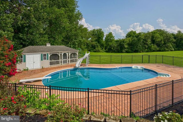 18183 PIEDMONT RD, Stewartstown, PA 17363