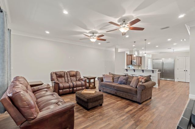 4 Plantation Oaks Drive, Mary Esther, FL 32569