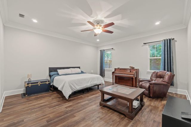 4 Plantation Oaks Drive, Mary Esther, FL 32569