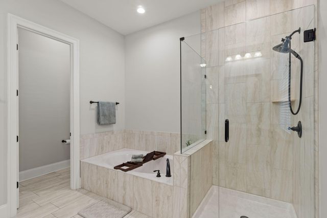 4 Plantation Oaks Drive, Mary Esther, FL 32569