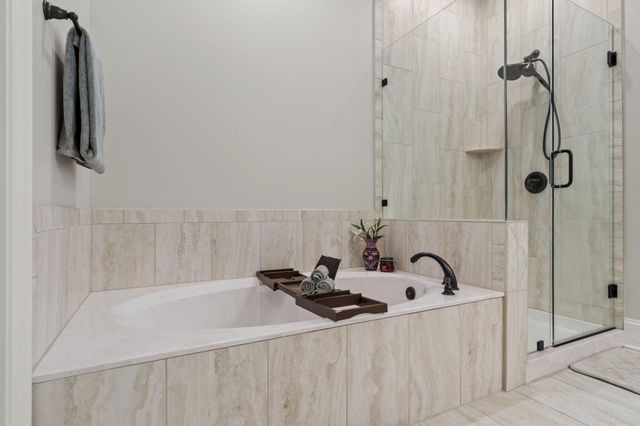 4 Plantation Oaks Drive, Mary Esther, FL 32569