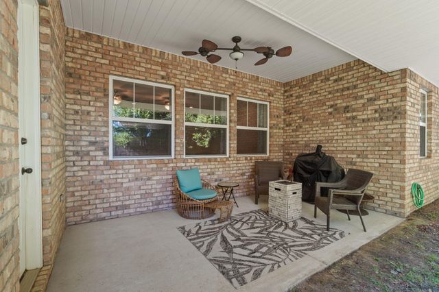 4 Plantation Oaks Drive, Mary Esther, FL 32569