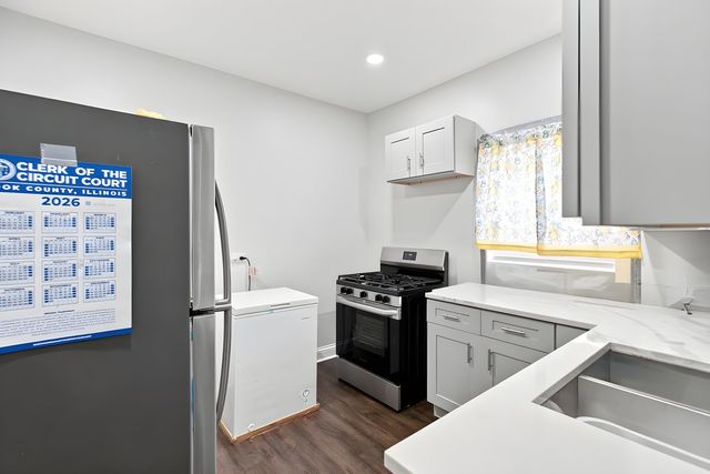 4833 W GLADYS Avenue, Chicago, IL 60644