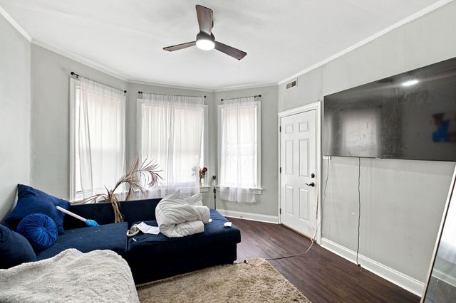 4833 W GLADYS Avenue, Chicago, IL 60644
