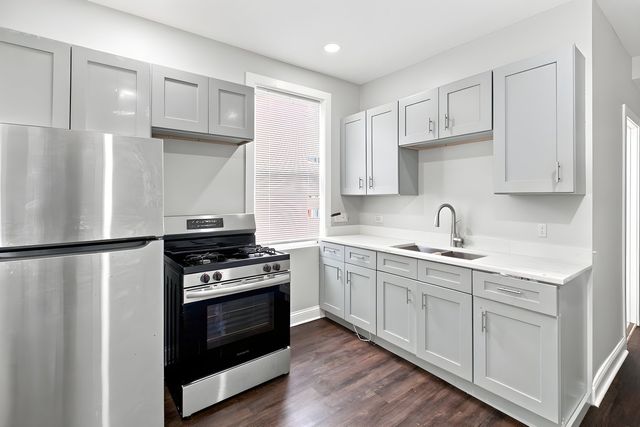 4833 W GLADYS Avenue, Chicago, IL 60644