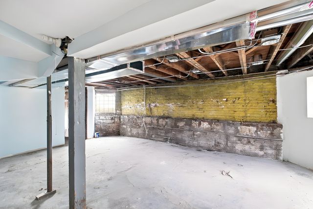 4833 W GLADYS Avenue, Chicago, IL 60644