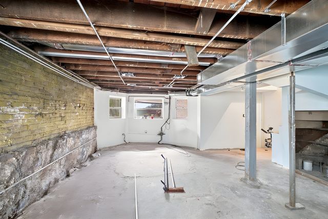 4833 W GLADYS Avenue, Chicago, IL 60644