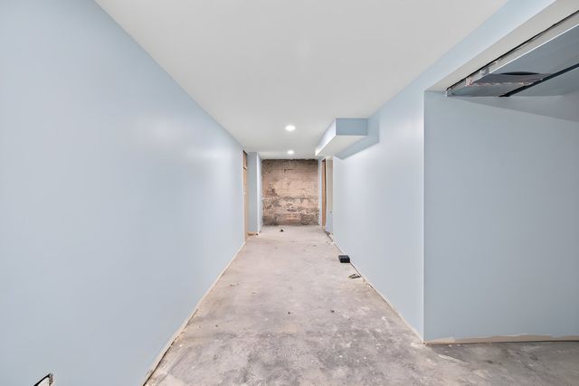 4833 W GLADYS Avenue, Chicago, IL 60644