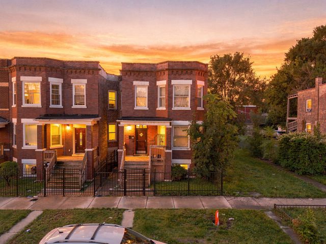 4833 W GLADYS Avenue, Chicago, IL 60644