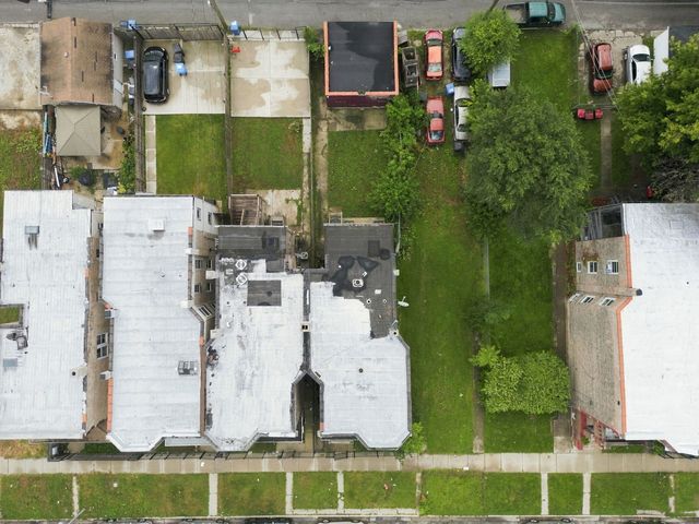 4833 W GLADYS Avenue, Chicago, IL 60644