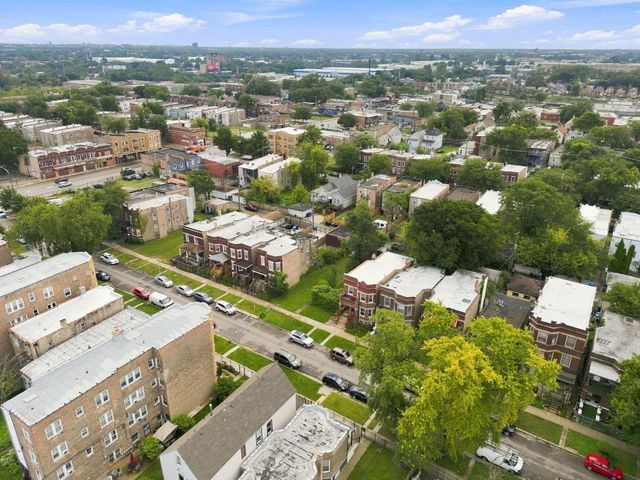 4833 W GLADYS Avenue, Chicago, IL 60644