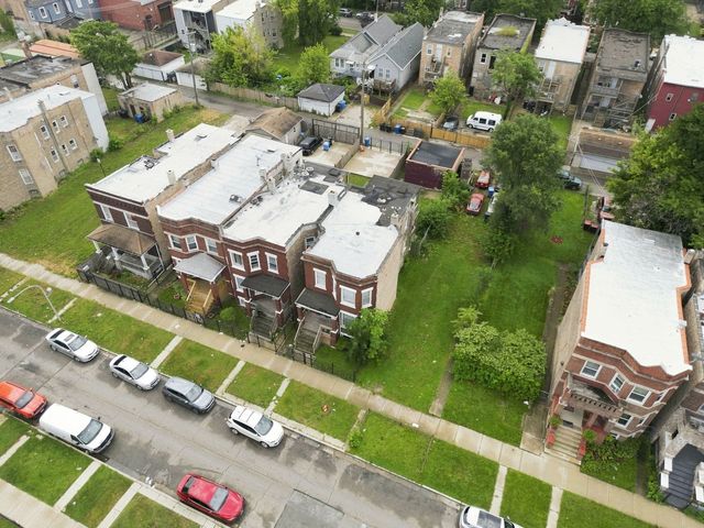 4833 W GLADYS Avenue, Chicago, IL 60644