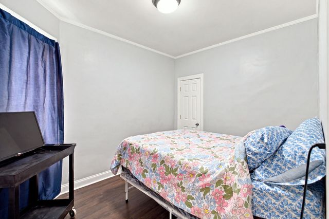 4833 W GLADYS Avenue, Chicago, IL 60644