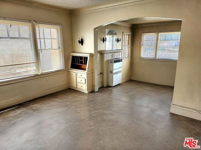 4260 S Figueroa Street, Los Angeles, CA 90037