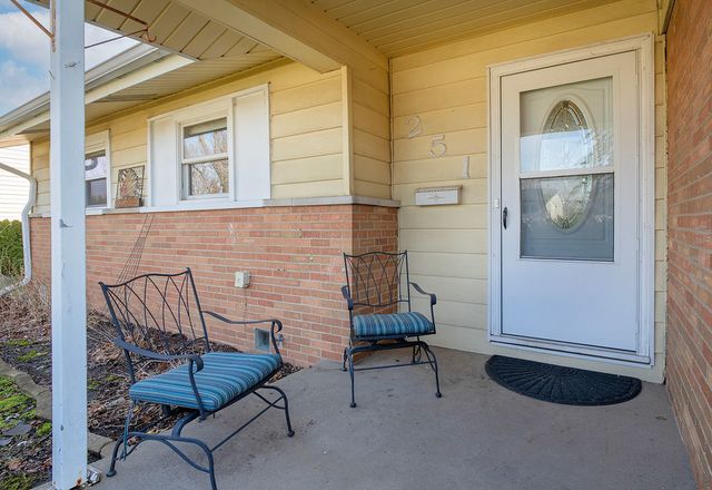 251 Clearmont Drive, Elk Grove Village, IL 60007