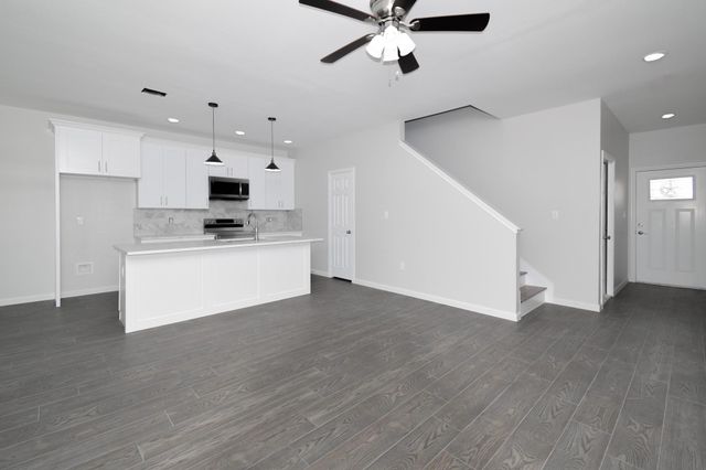 4719 19th Street D, Bacliff, TX 77518