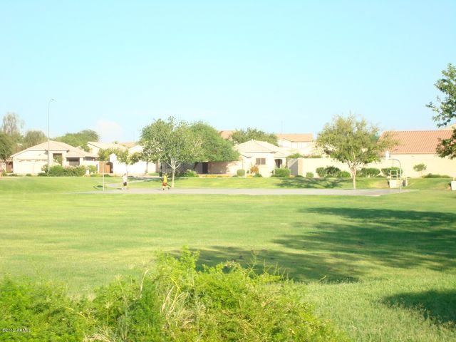 2024 S BALDWIN -- 66, Mesa, AZ 85209