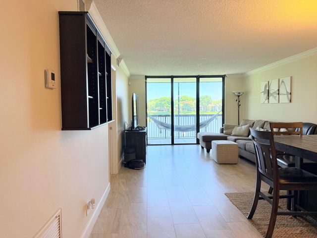 1266 S MILITARY Trail 525, Deerfield Beach, FL 33442