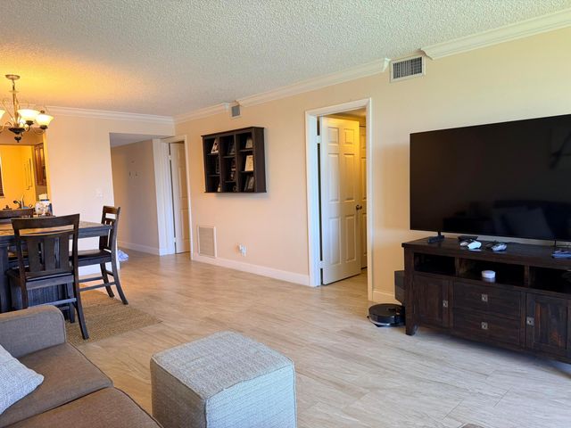 1266 S MILITARY Trail 525, Deerfield Beach, FL 33442