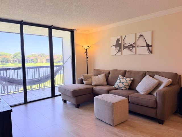 1266 S MILITARY Trail 525, Deerfield Beach, FL 33442