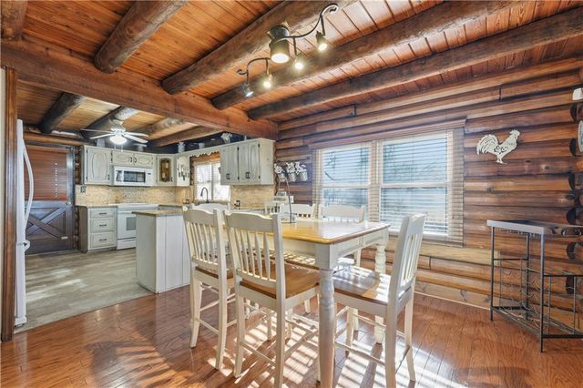 12703 N Robinhood Lane, Kansas City, MO 64164