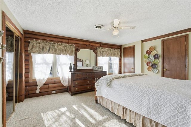 12703 N Robinhood Lane, Kansas City, MO 64164