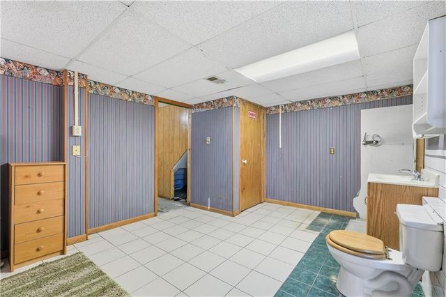 12703 N Robinhood Lane, Kansas City, MO 64164