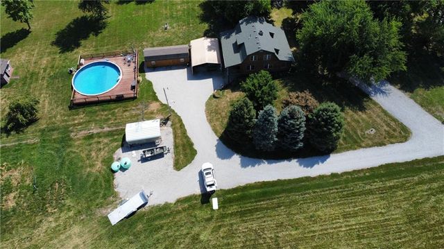 12703 N Robinhood Lane, Kansas City, MO 64164