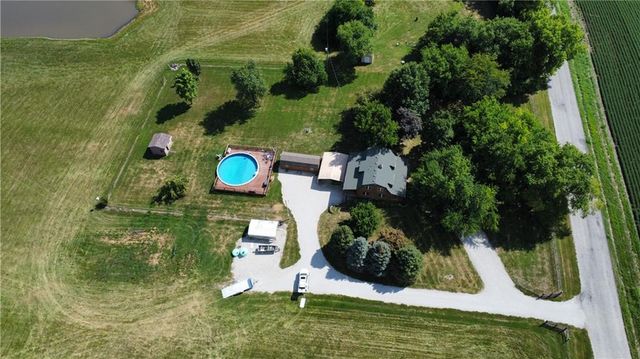 12703 N Robinhood Lane, Kansas City, MO 64164