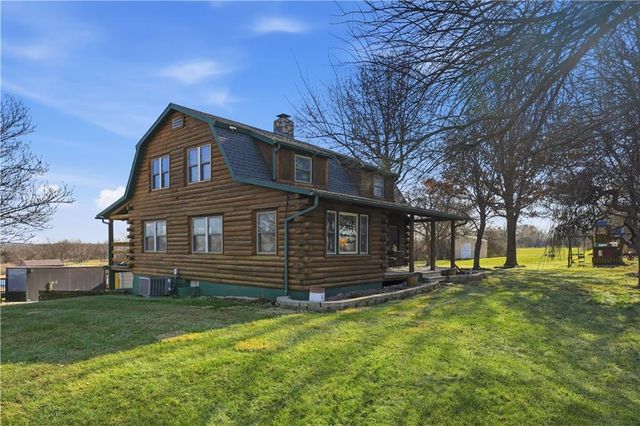 12703 N Robinhood Lane, Kansas City, MO 64164