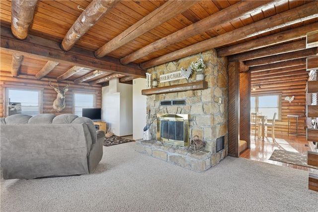 12703 N Robinhood Lane, Kansas City, MO 64164