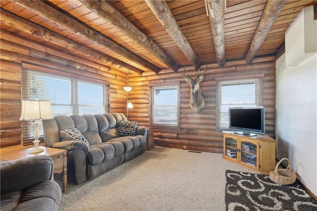 12703 N Robinhood Lane, Kansas City, MO 64164