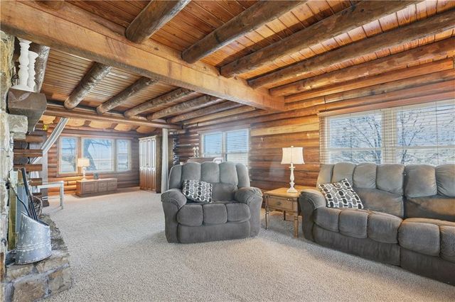 12703 N Robinhood Lane, Kansas City, MO 64164