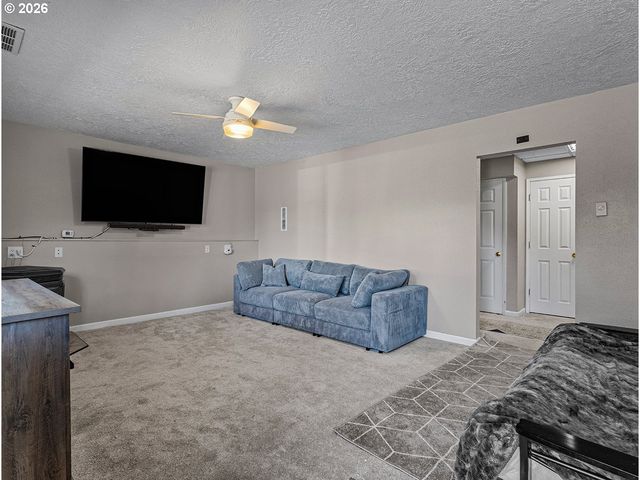 3311 Se 1ST St, Gresham, OR 97080