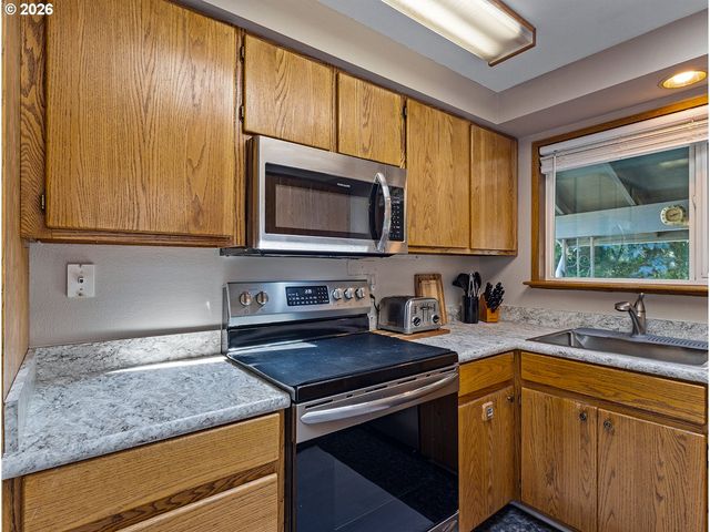 3311 Se 1ST St, Gresham, OR 97080