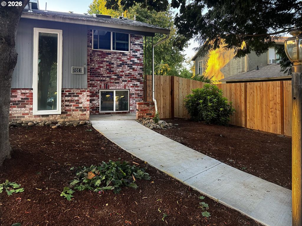 3311 Se 1ST St, Gresham, OR 97080