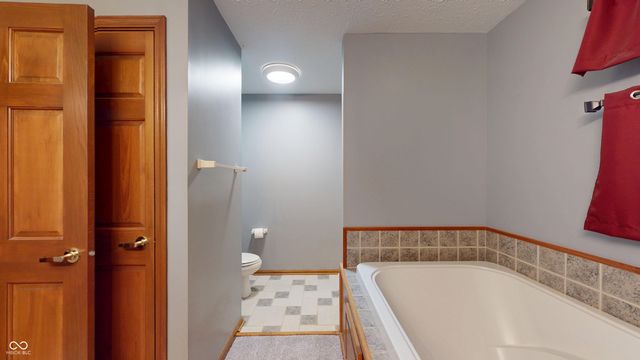 1237 Luce Creek Circle, Greenwood, IN 46142
