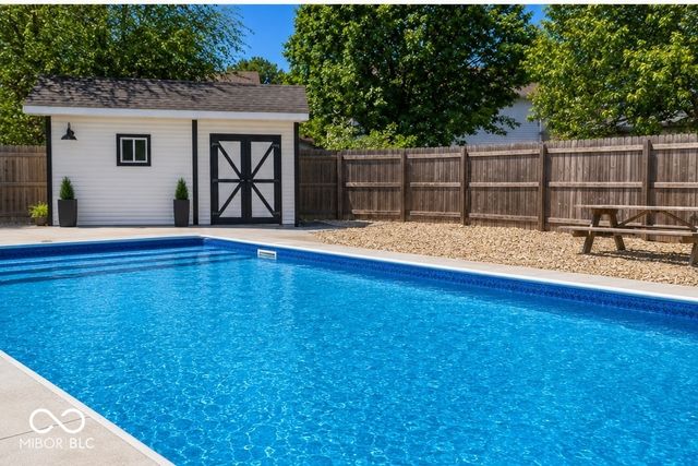 1237 Luce Creek Circle, Greenwood, IN 46142