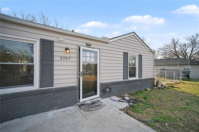 2707 N 64th Street, Kansas City, KS 66104