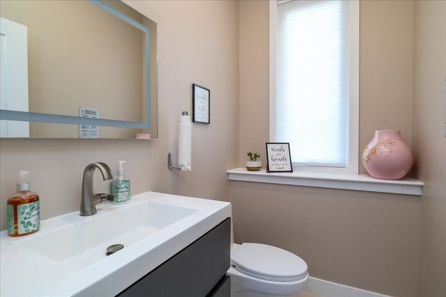 145 W River Street, Upton, MA 01568