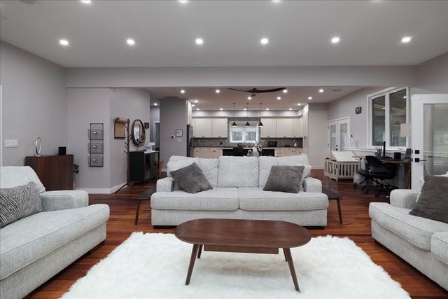 145 W River Street, Upton, MA 01568
