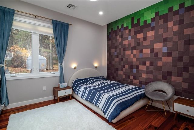 145 W River Street, Upton, MA 01568