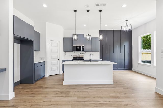 1634 Marfa Avenue, Dallas, TX 75216