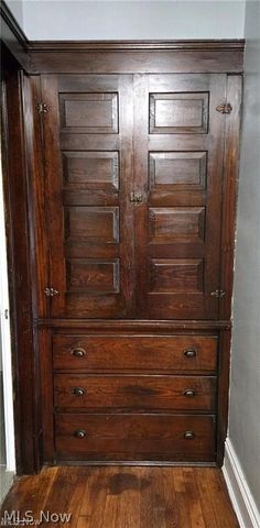 9502 Empire Avenue, Cleveland, OH 44108