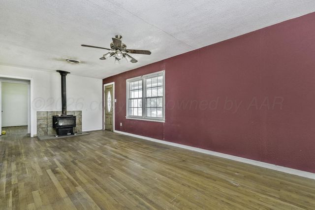 8275 County Road 4, Pampa, TX 79065