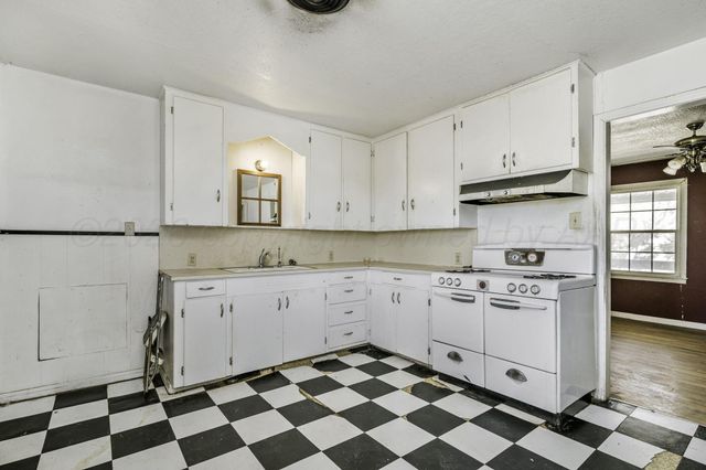 8275 County Road 4, Pampa, TX 79065