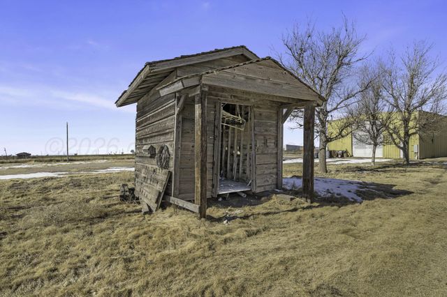 8275 County Road 4, Pampa, TX 79065